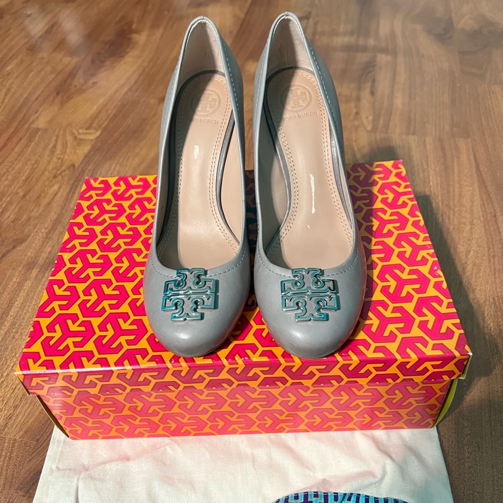 TORY BURCH 3” Wedge shoes